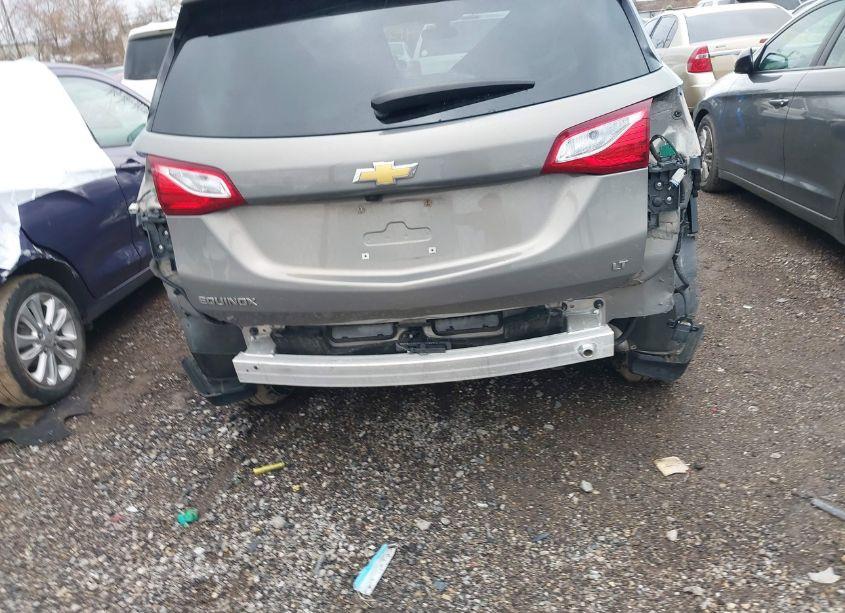 Photo 6 of 2018 Chevrolet Equinox LT (VIN 3GNAXJEV2JS641971)