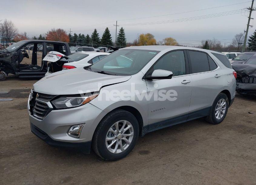 Photo 2 of 2020 Chevrolet Equinox FWD 2FL (VIN 3GNAXJEV2LS685519)
