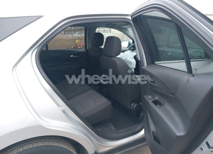 Photo 8 of 2020 Chevrolet Equinox FWD 2FL (VIN 3GNAXJEV2LS685519)