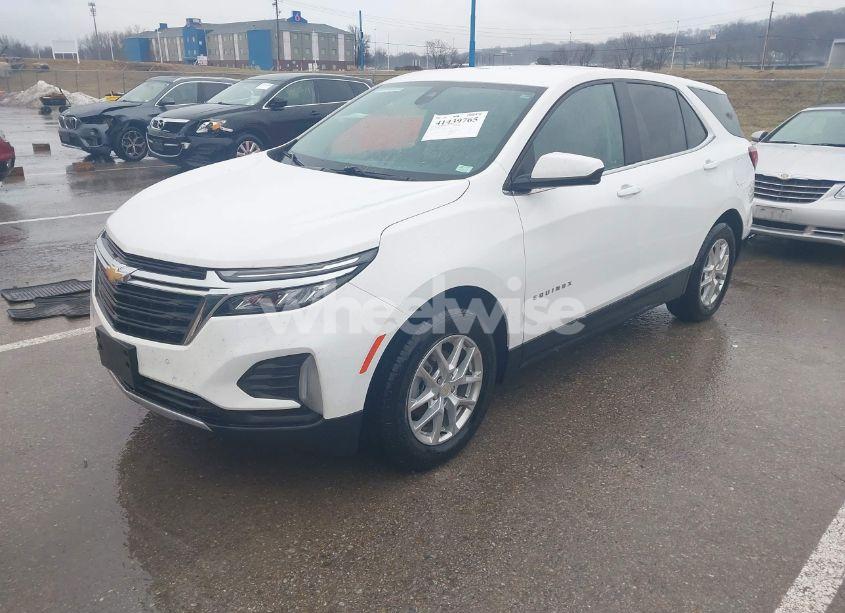 Photo 2 of 2022 Chevrolet Equinox FWD 2FL (VIN 3GNAXJEV2NL180299)