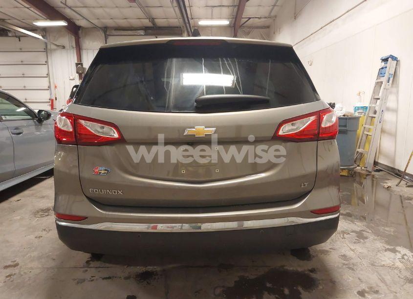 Photo 17 of 2018 Chevrolet Equinox LT (VIN 3GNAXJEV3JL116279)