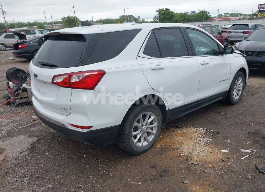 Photo 4 of 2018 Chevrolet Equinox LT (VIN 3GNAXJEV3JL275285)