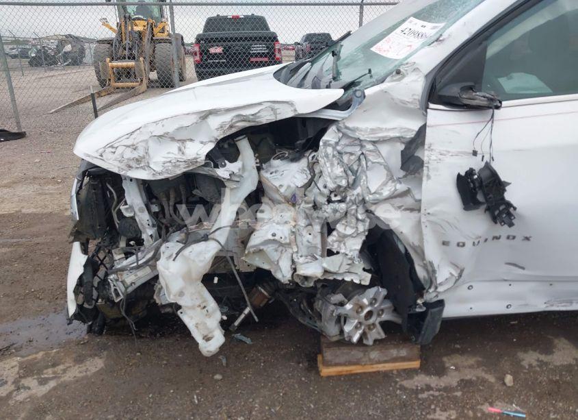 Photo 6 of 2018 Chevrolet Equinox LT (VIN 3GNAXJEV3JL275285)