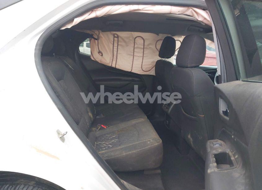 Photo 8 of 2018 Chevrolet Equinox LT (VIN 3GNAXJEV3JL275285)