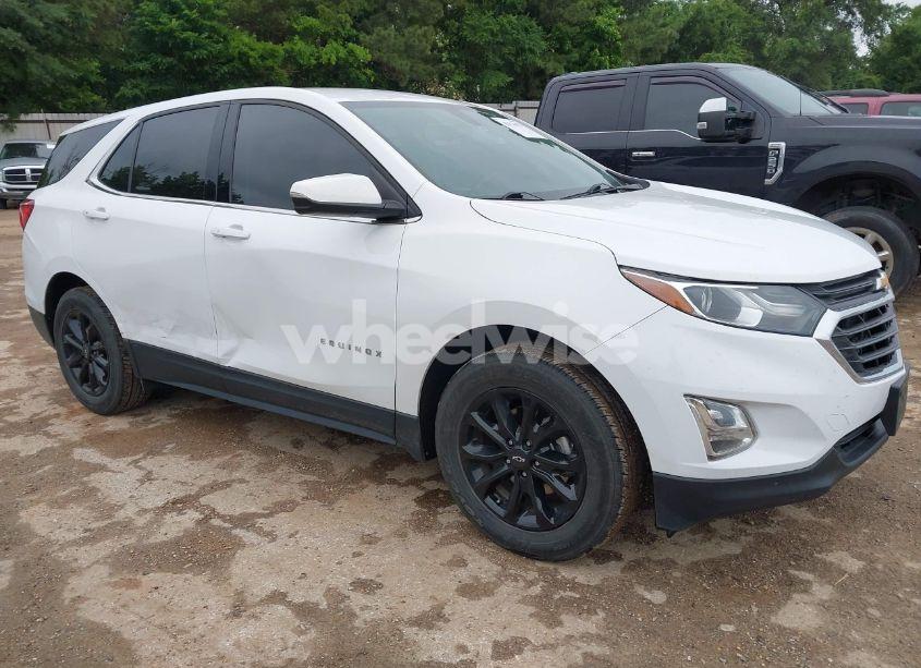 2018 Chevrolet Equinox LT (VIN 3GNAXJEV3JS557609) main photo