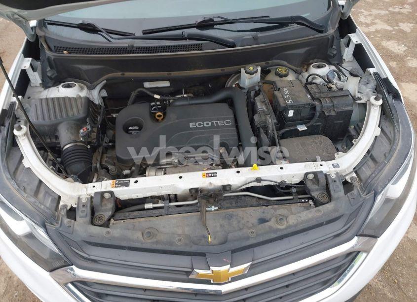 Photo 10 of 2018 Chevrolet Equinox LT (VIN 3GNAXJEV3JS557609)