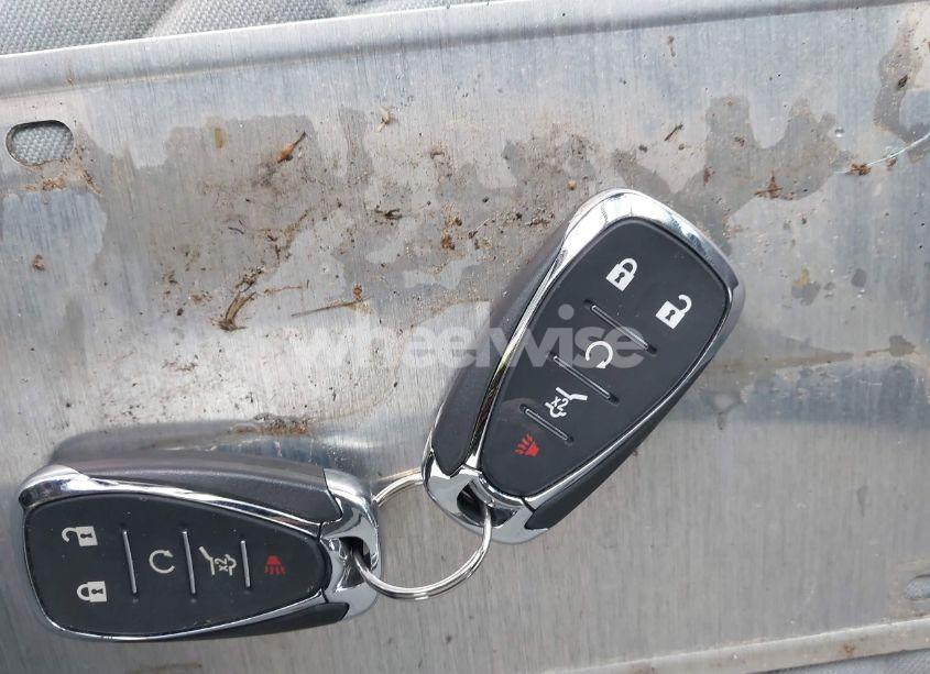 Photo 11 of 2018 Chevrolet Equinox LT (VIN 3GNAXJEV3JS557609)