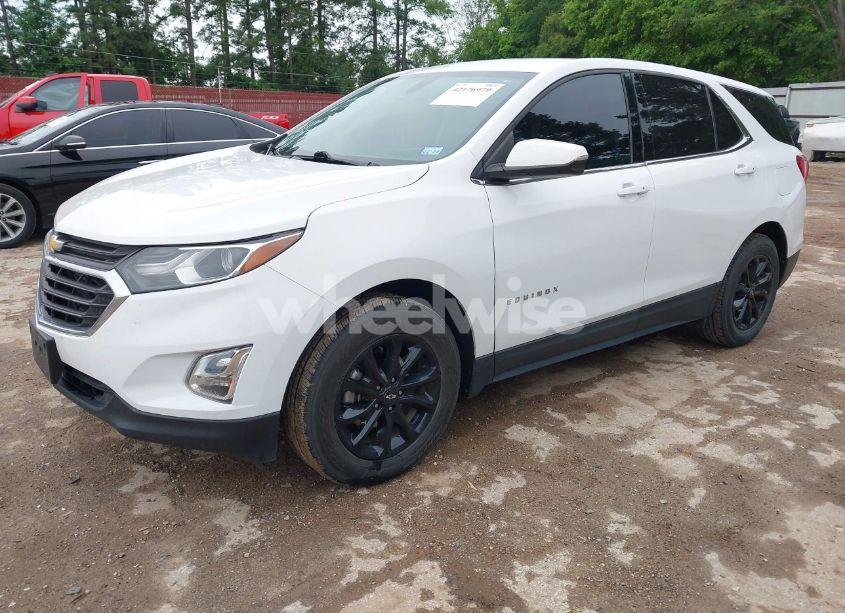 Photo 2 of 2018 Chevrolet Equinox LT (VIN 3GNAXJEV3JS557609)