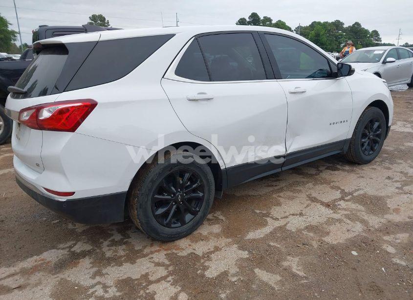 Photo 4 of 2018 Chevrolet Equinox LT (VIN 3GNAXJEV3JS557609)
