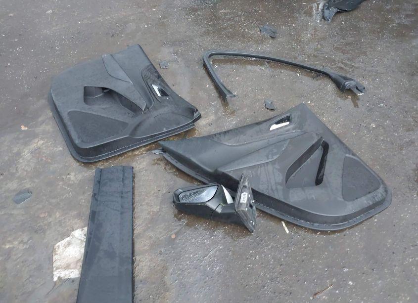 Photo 12 of 2018 Chevrolet Equinox LT (VIN 3GNAXJEV3JS561806)