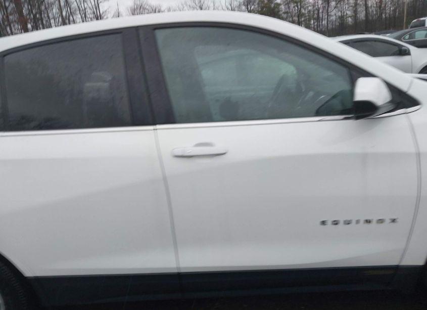 Photo 14 of 2018 Chevrolet Equinox LT (VIN 3GNAXJEV3JS561806)