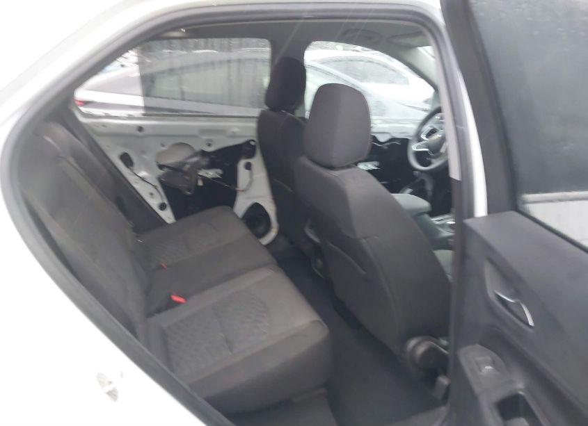 Photo 8 of 2018 Chevrolet Equinox LT (VIN 3GNAXJEV3JS561806)