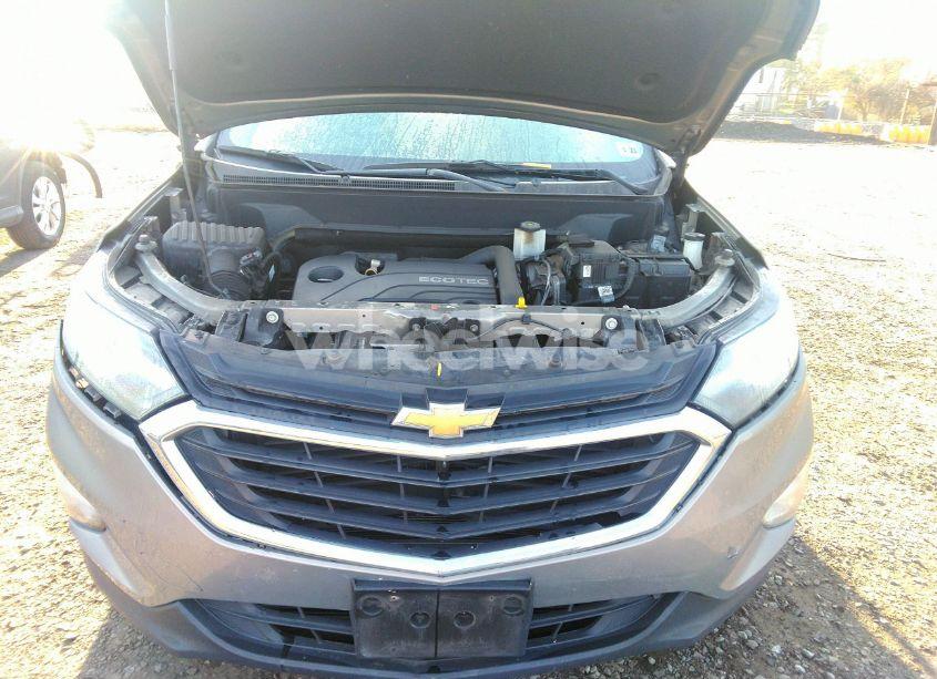 Photo 10 of 2018 Chevrolet Equinox LT (VIN 3GNAXJEV3JS563331)