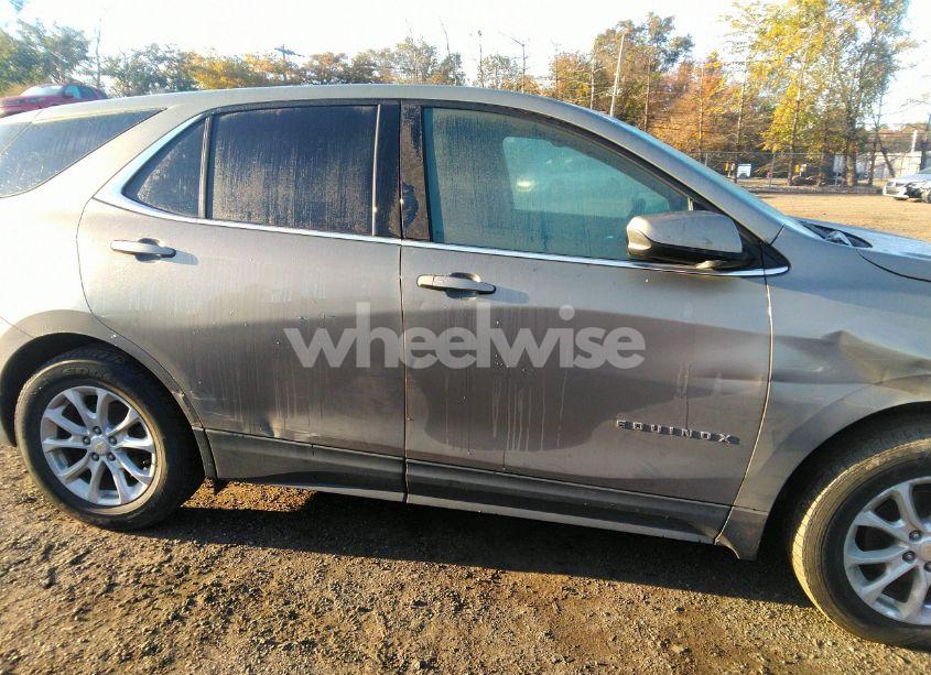 Photo 13 of 2018 Chevrolet Equinox LT (VIN 3GNAXJEV3JS563331)