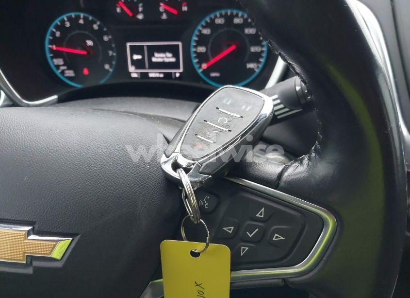 Photo 11 of 2018 Chevrolet Equinox LT (VIN 3GNAXJEV3JS589136)