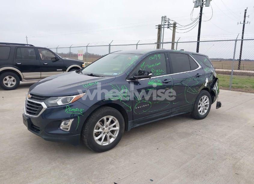 Photo 2 of 2018 Chevrolet Equinox LT (VIN 3GNAXJEV3JS589136)