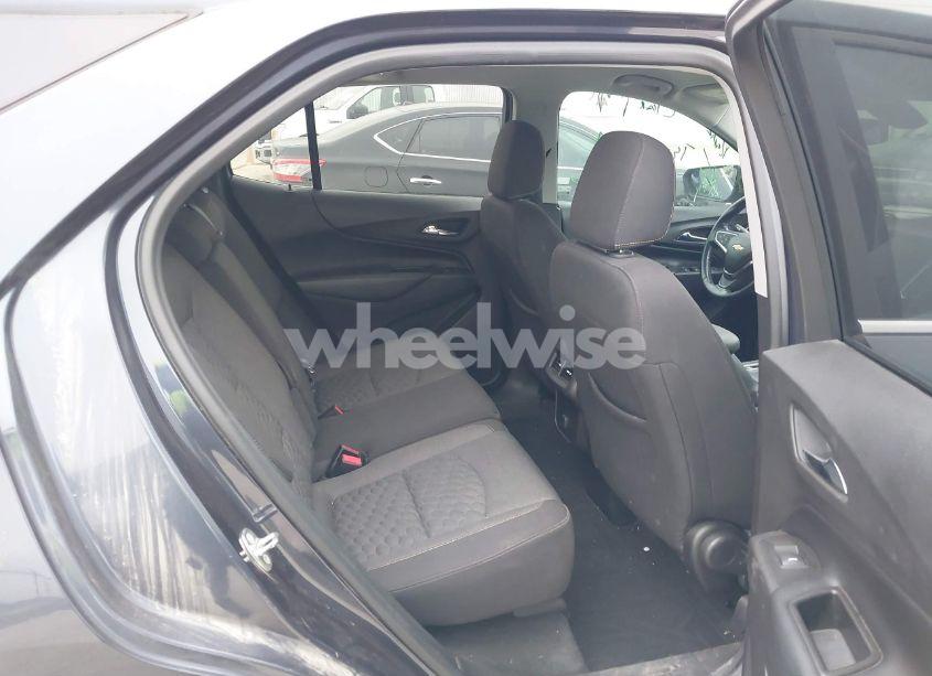 Photo 8 of 2018 Chevrolet Equinox LT (VIN 3GNAXJEV3JS589136)