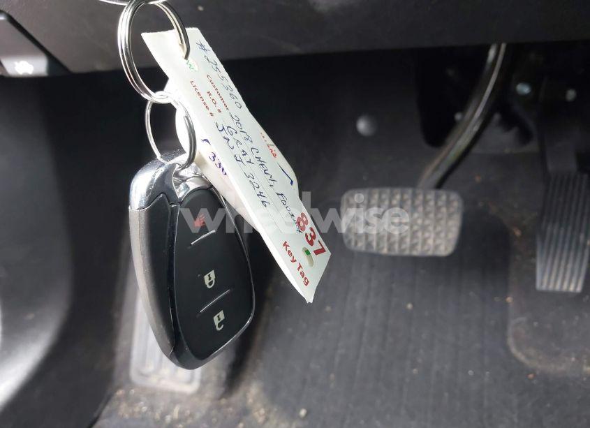 Photo 11 of 2018 Chevrolet Equinox LT (VIN 3GNAXJEV3JS640232)