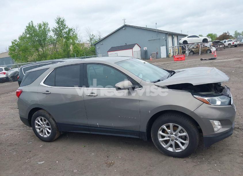 Photo 13 of 2018 Chevrolet Equinox LT (VIN 3GNAXJEV3JS640232)