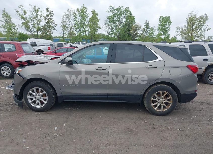Photo 14 of 2018 Chevrolet Equinox LT (VIN 3GNAXJEV3JS640232)
