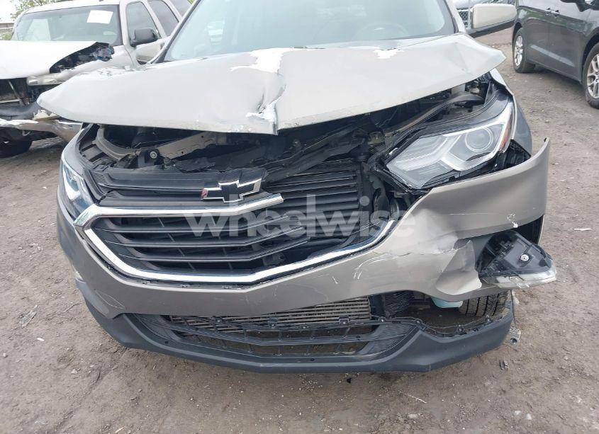 Photo 6 of 2018 Chevrolet Equinox LT (VIN 3GNAXJEV3JS640232)