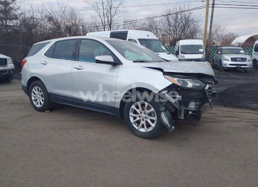 2019 Chevrolet Equinox LT (VIN 3GNAXJEV3KS605840) main photo