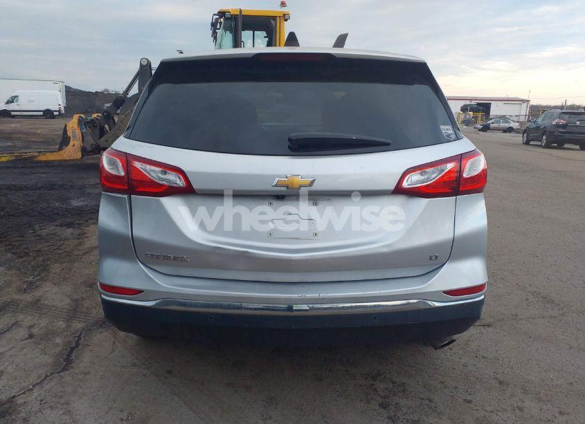 Photo 16 of 2019 Chevrolet Equinox LT (VIN 3GNAXJEV3KS605840)