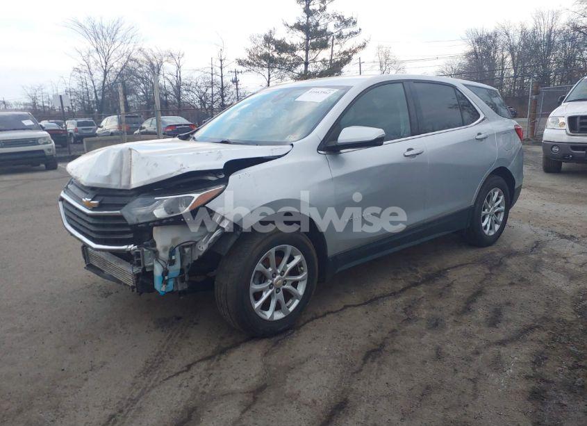 Photo 2 of 2019 Chevrolet Equinox LT (VIN 3GNAXJEV3KS605840)