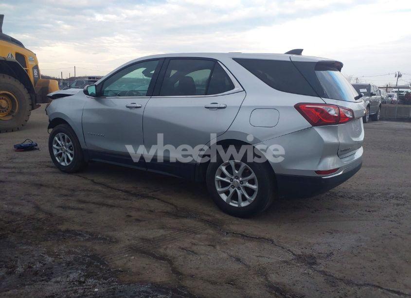 Photo 3 of 2019 Chevrolet Equinox LT (VIN 3GNAXJEV3KS605840)