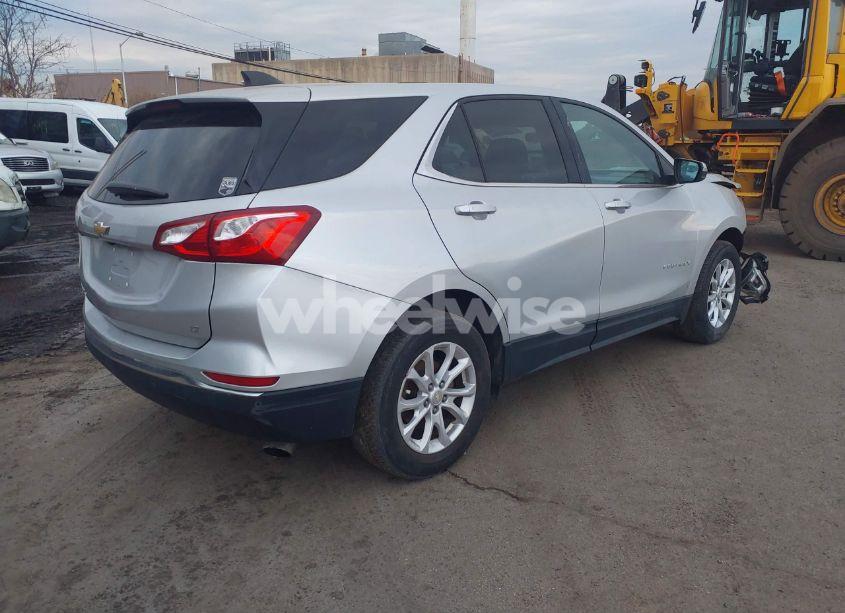 Photo 4 of 2019 Chevrolet Equinox LT (VIN 3GNAXJEV3KS605840)