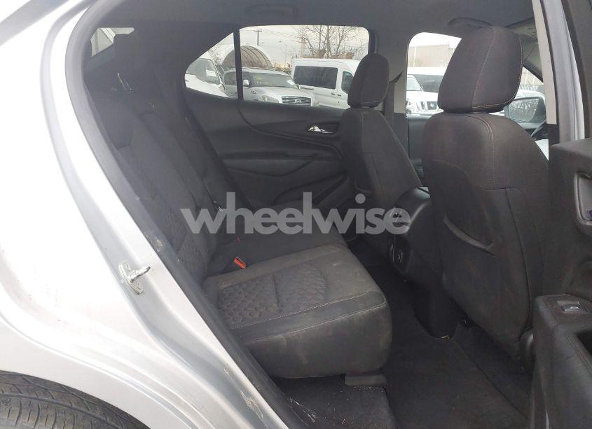 Photo 8 of 2019 Chevrolet Equinox LT (VIN 3GNAXJEV3KS605840)