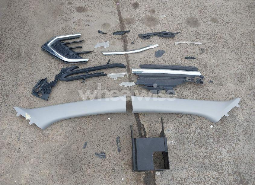 Photo 12 of 2021 Chevrolet Equinox FWD 2FL (VIN 3GNAXJEV3MS118110)