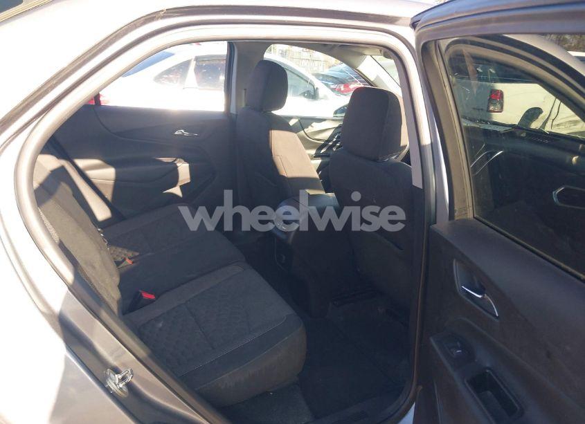 Photo 8 of 2018 Chevrolet Equinox LT (VIN 3GNAXJEV4JL128618)