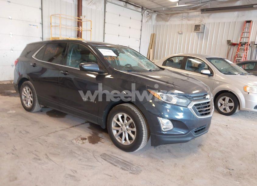 2018 Chevrolet Equinox LT (VIN 3GNAXJEV4JL164096) main photo