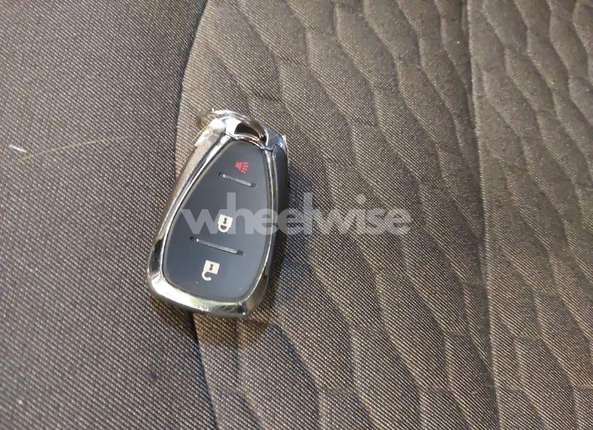Photo 11 of 2018 Chevrolet Equinox LT (VIN 3GNAXJEV4JL164096)
