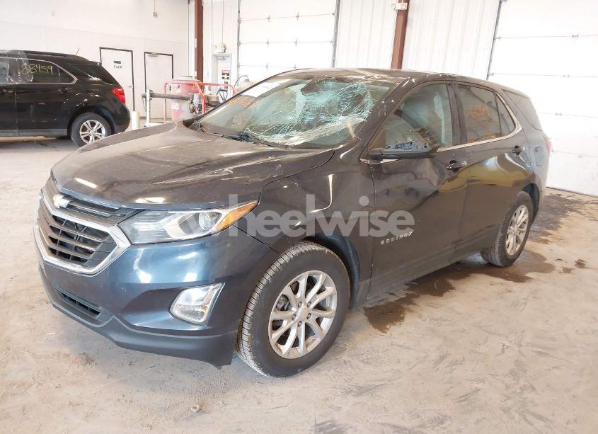 Photo 2 of 2018 Chevrolet Equinox LT (VIN 3GNAXJEV4JL164096)