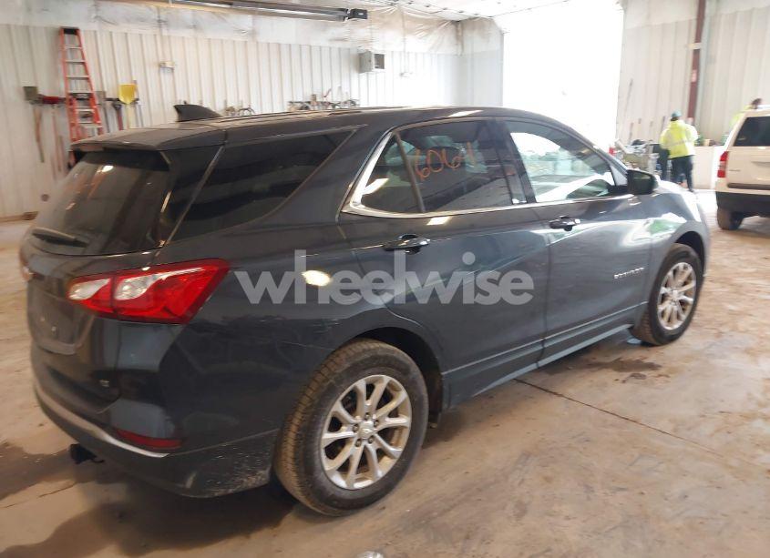 Photo 4 of 2018 Chevrolet Equinox LT (VIN 3GNAXJEV4JL164096)