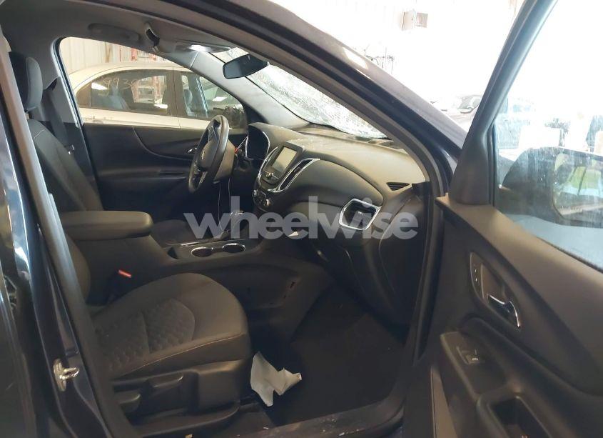 Photo 5 of 2018 Chevrolet Equinox LT (VIN 3GNAXJEV4JL164096)