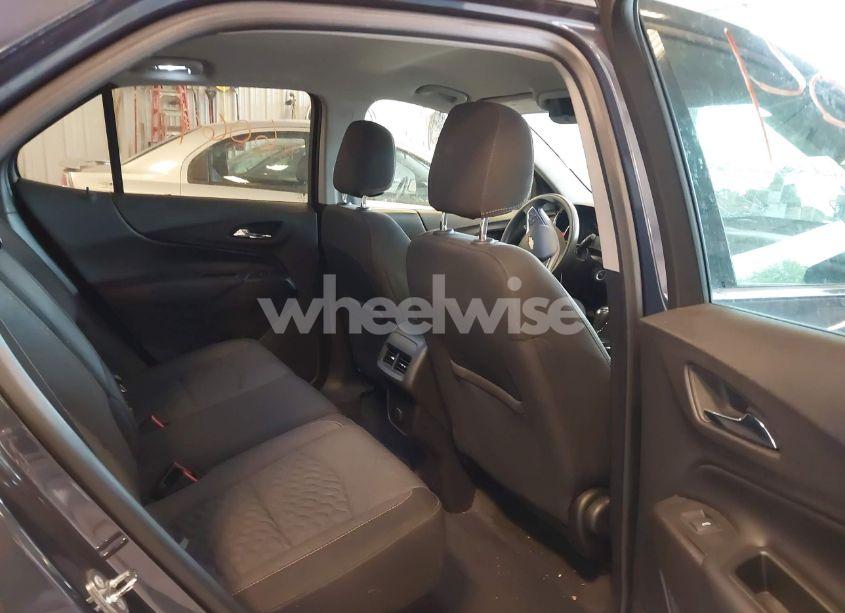 Photo 8 of 2018 Chevrolet Equinox LT (VIN 3GNAXJEV4JL164096)