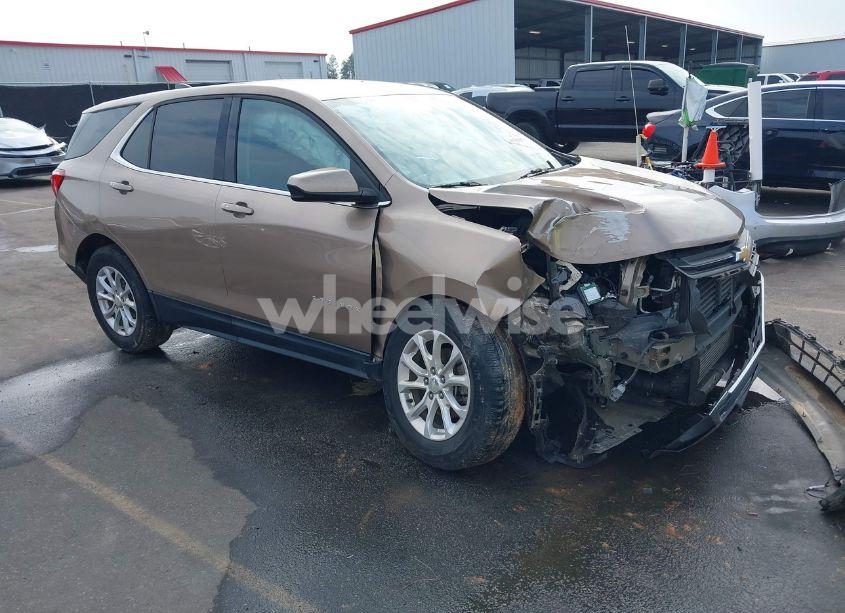 2018 Chevrolet Equinox LT (VIN 3GNAXJEV4JL362788) main photo