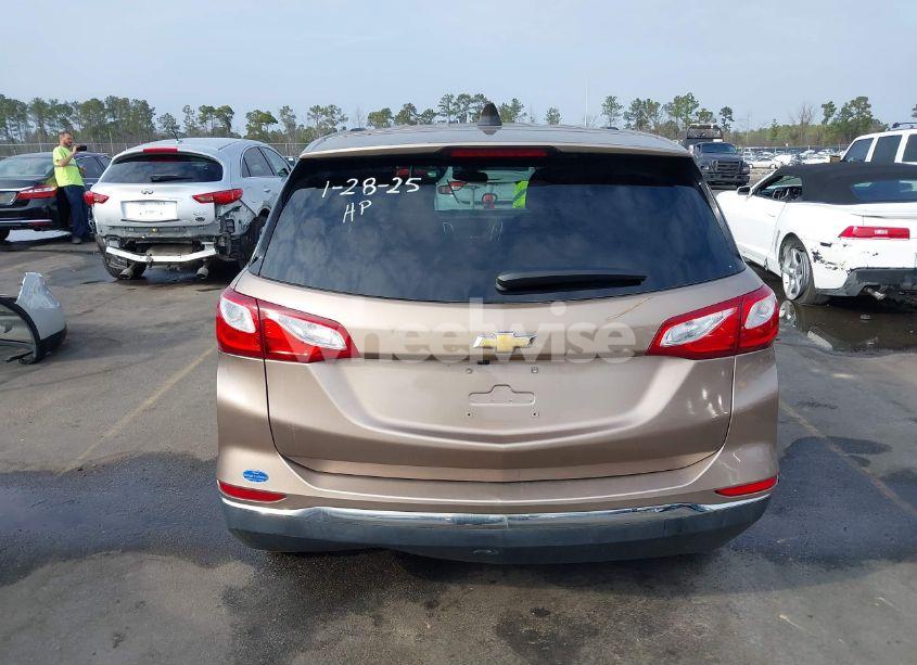 Photo 16 of 2018 Chevrolet Equinox LT (VIN 3GNAXJEV4JL362788)