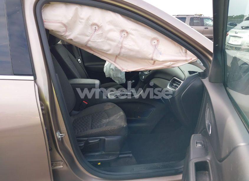 Photo 5 of 2018 Chevrolet Equinox LT (VIN 3GNAXJEV4JL362788)