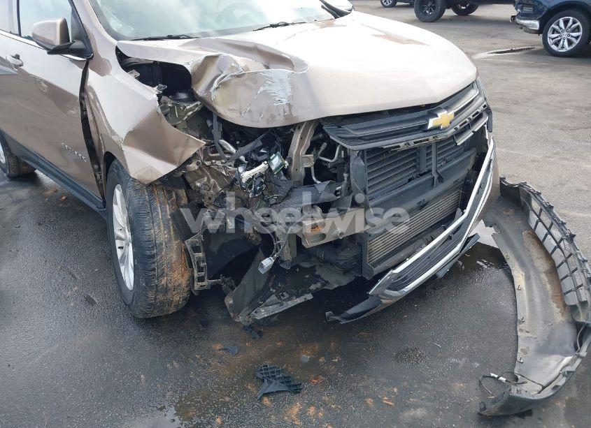 Photo 6 of 2018 Chevrolet Equinox LT (VIN 3GNAXJEV4JL362788)