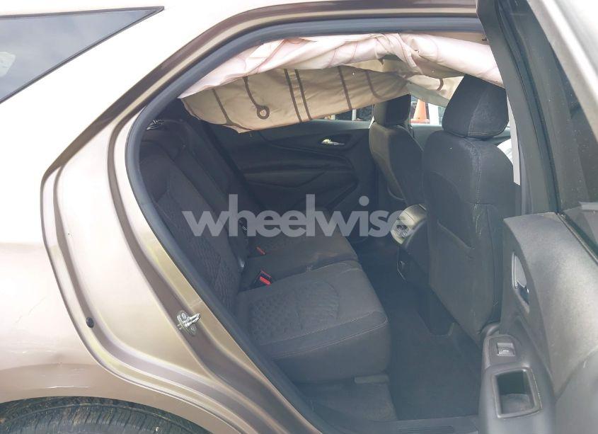 Photo 8 of 2018 Chevrolet Equinox LT (VIN 3GNAXJEV4JL362788)