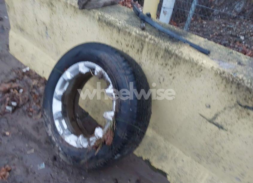 Photo 12 of 2018 Chevrolet Equinox LT (VIN 3GNAXJEV4JL400892)