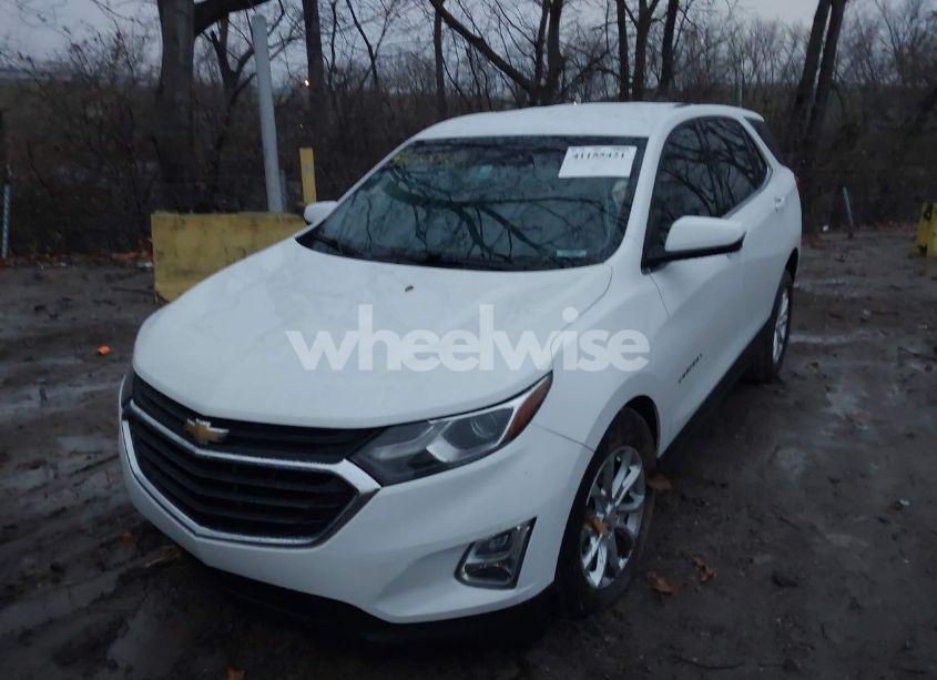 Photo 2 of 2018 Chevrolet Equinox LT (VIN 3GNAXJEV4JL400892)