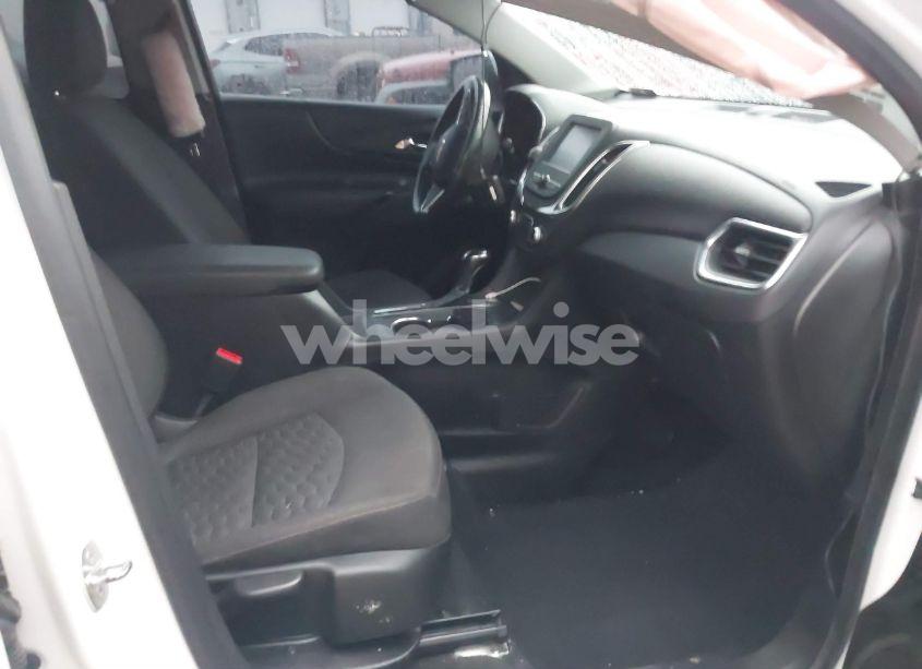 Photo 5 of 2018 Chevrolet Equinox LT (VIN 3GNAXJEV4JL400892)