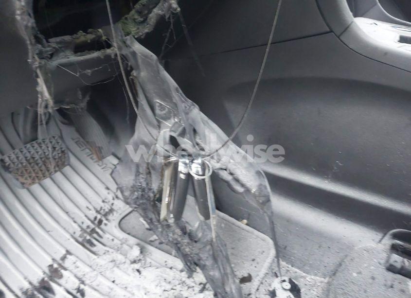 Photo 11 of 2018 Chevrolet Equinox LT (VIN 3GNAXJEV4JS502215)