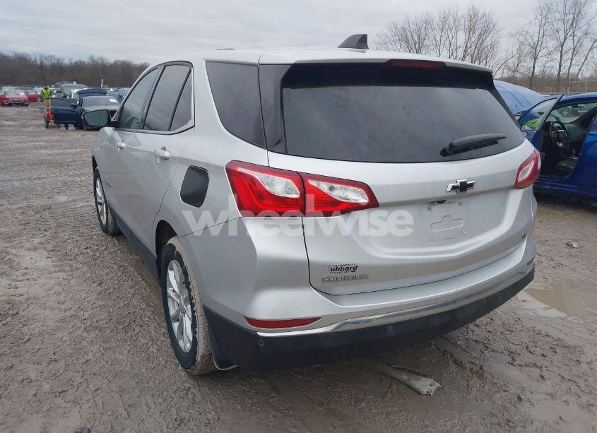 Photo 3 of 2018 Chevrolet Equinox LT (VIN 3GNAXJEV4JS502215)