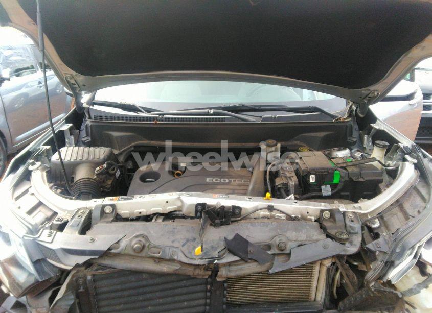 Photo 10 of 2018 Chevrolet Equinox LT (VIN 3GNAXJEV4JS509942)